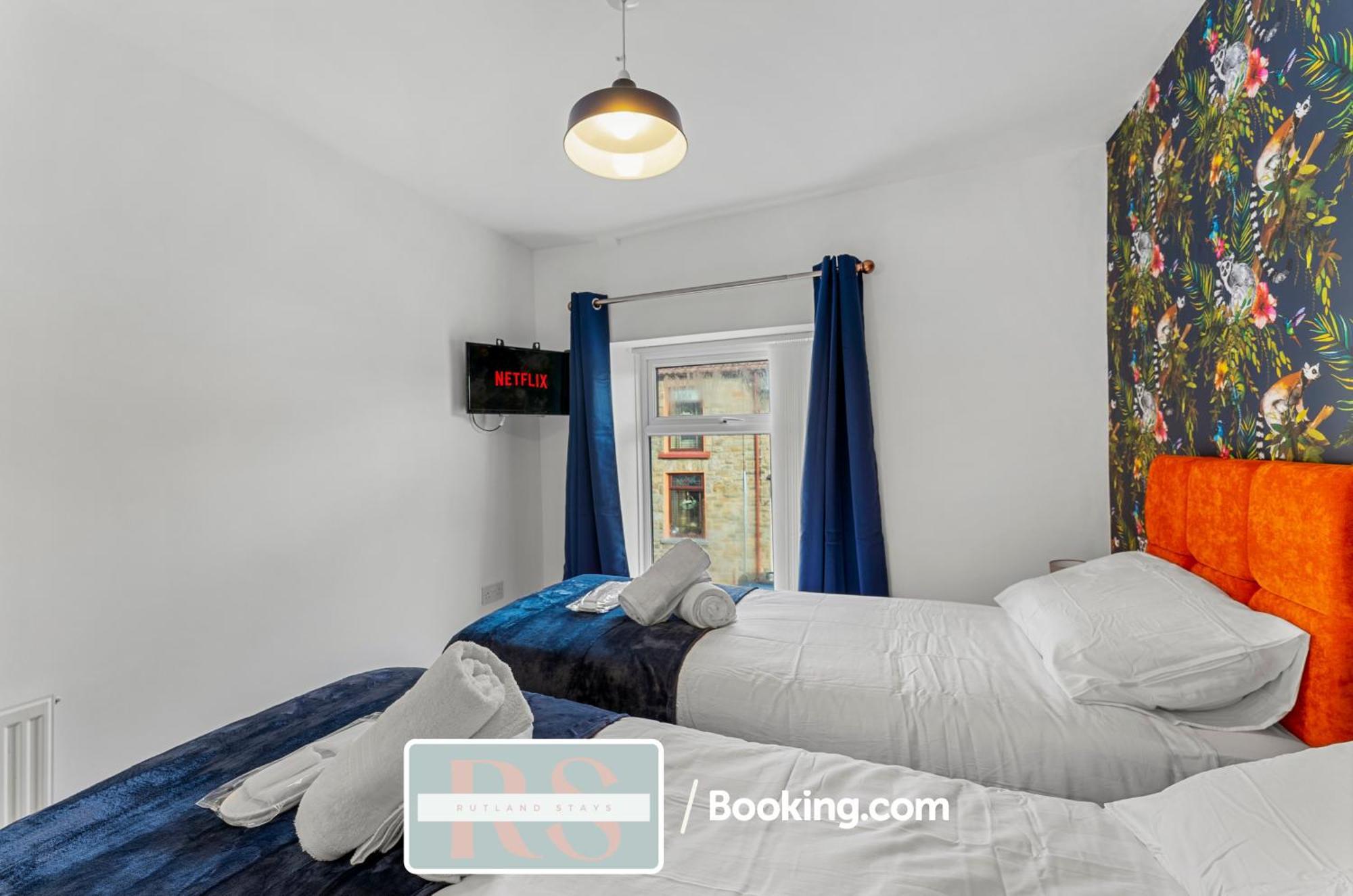 Contractors Accommodation South Wales By Rutland Stays Short Lets & Serviced Accommodation Pentre Treorky Eksteriør bilde